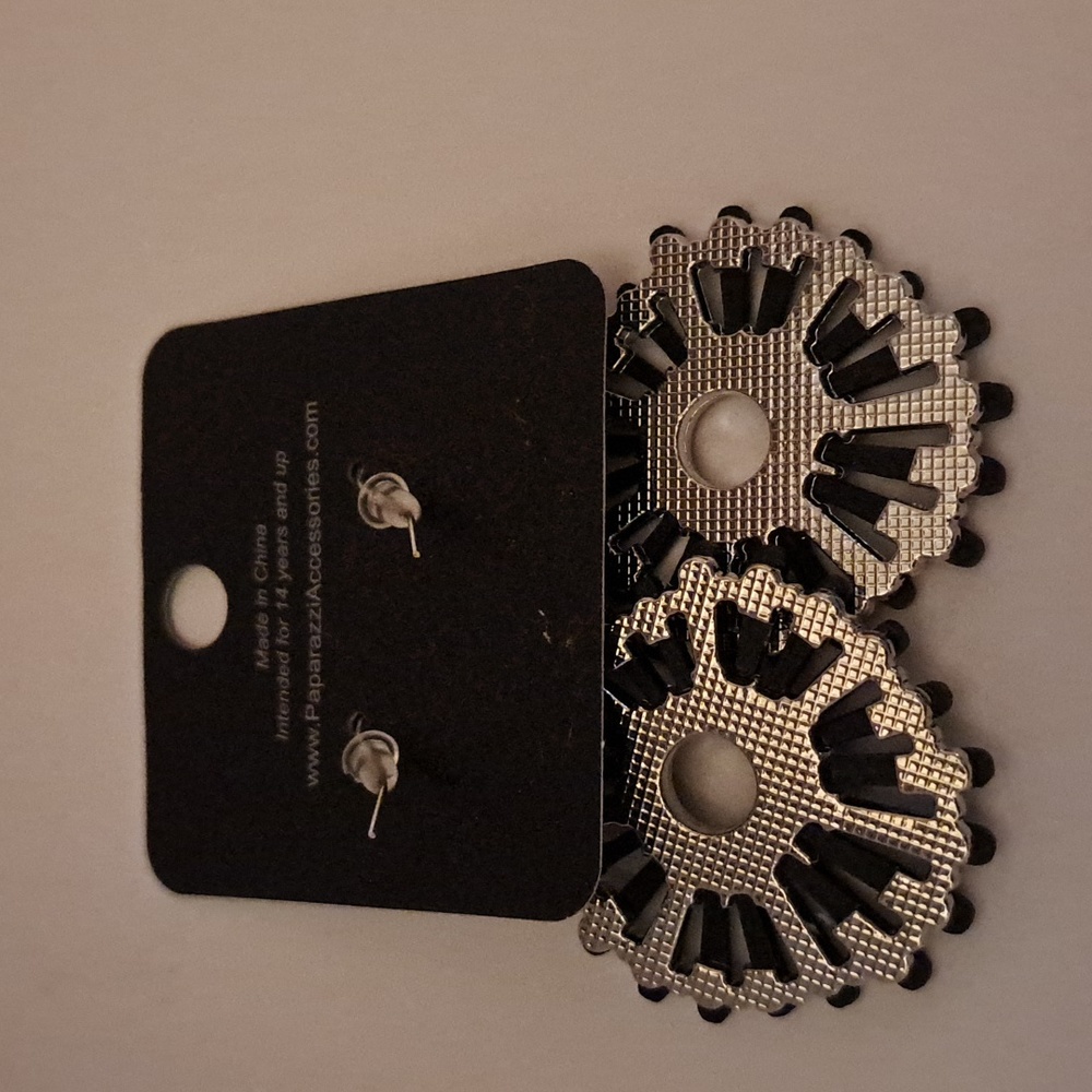 Earrings - Picture 3 of 3